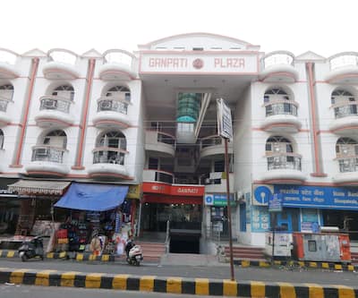 https://imgcld.yatra.com/ytimages/image/upload/t_hotel_yatra_city_desktop/v1450833091/Domestic Hotels/Hotels_Haridwar/Hotel Ganpati Plaza/00009871-1.jpg